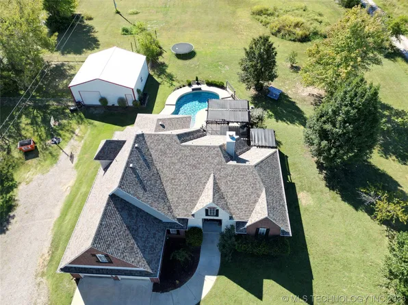 10434 E 450th Rd, Claremore, OK 74017