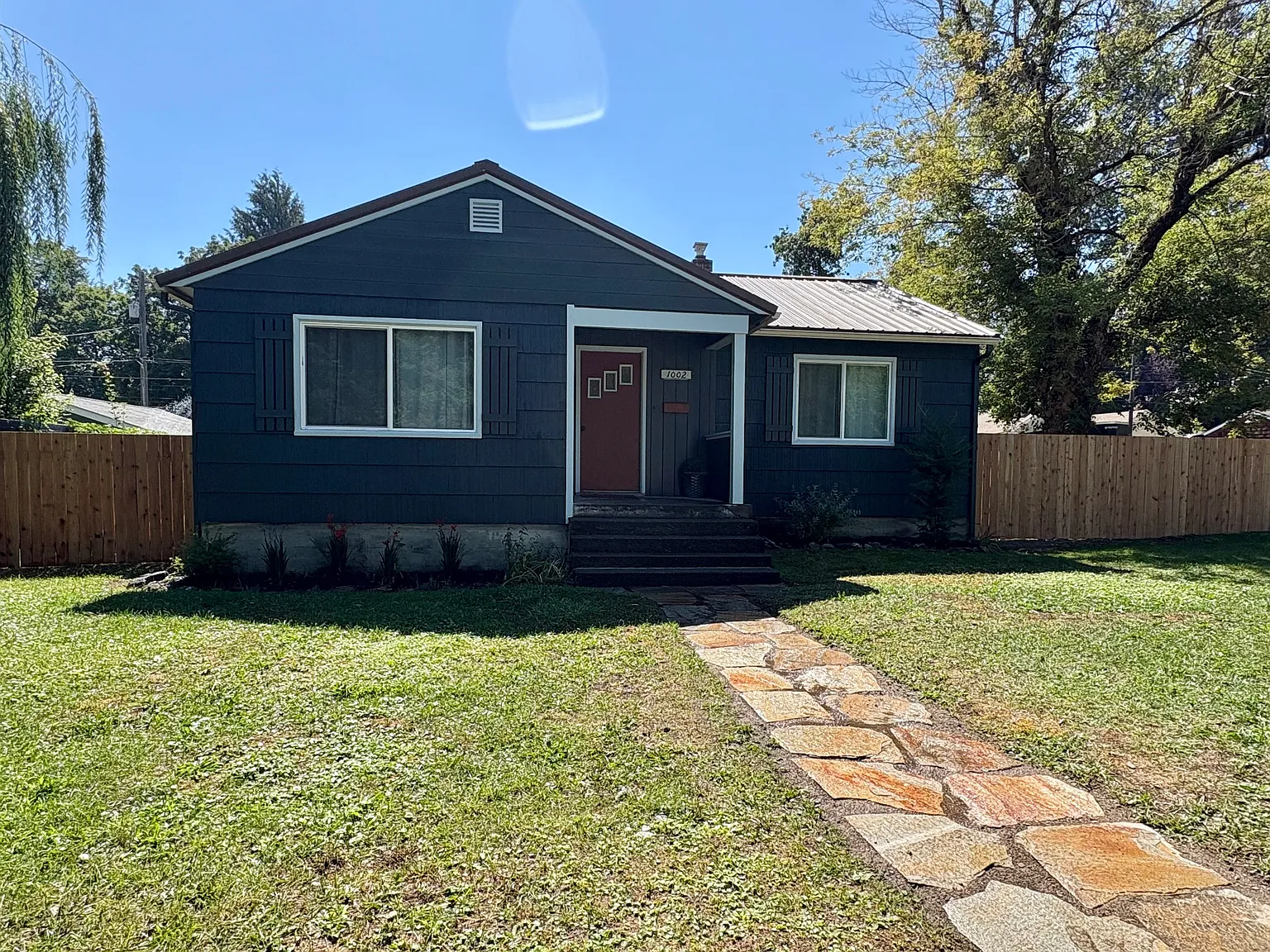 3 bed, 2.5 bath, 1820 sqft, $3,500 — Photo 2