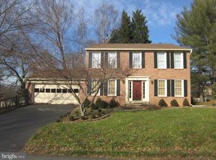 1906 Aubrey Place Ct, Vienna, VA 22182