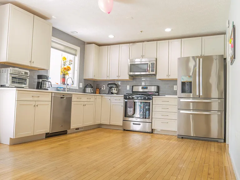 50 Georgetown Dr — Photo 2