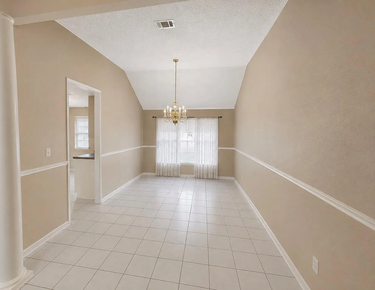 3 bed, 2.0 bath, 1571 sqft, $2,100 — Photo 4