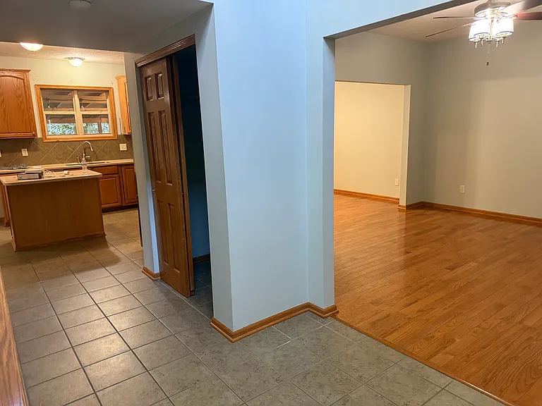 1900 Smoky Meadow Dr — Photo 2