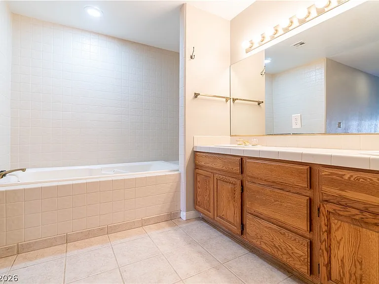2761 Laguna Shores Ln — Photo 22