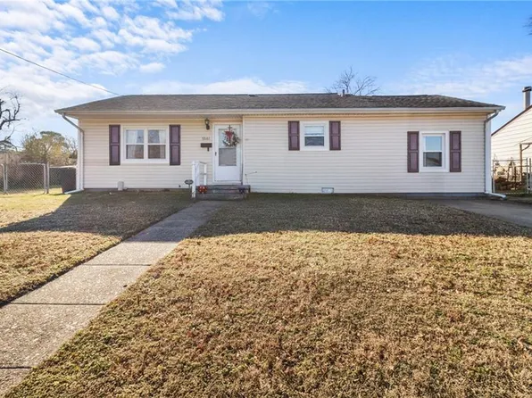 5561 Aurora Dr, Virginia Beach, VA 23455