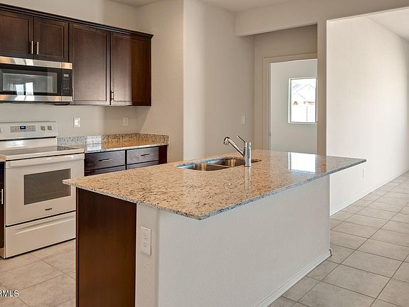 5th image of 43344 W DRAKE Court