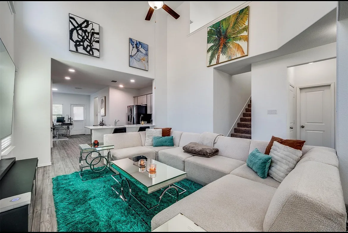 2328 Brightstone Dr — Photo 2