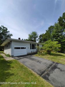 14 Hemlock St, Dupont, PA, 18641