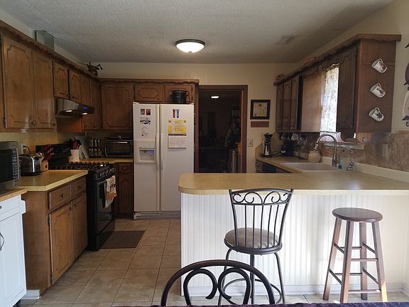 4th image of 104 N Wortman Pl