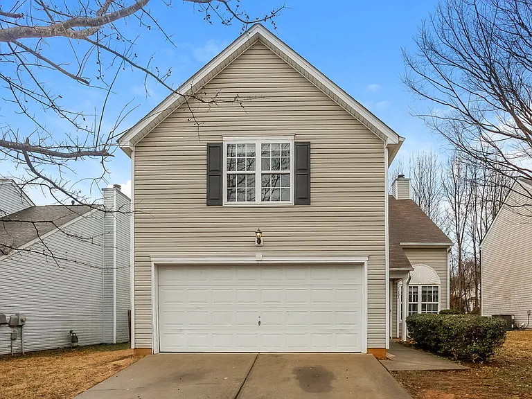 7103 Fox Point Dr — Photo 1