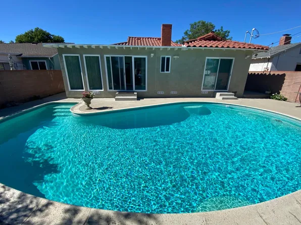 13960 Wyandotte St, Van Nuys, CA 91405