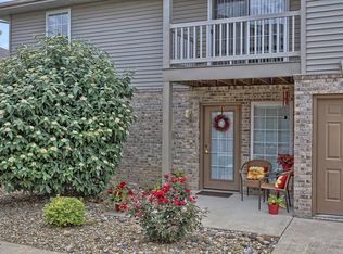 903 Newcastle Dr APT 6, Champaign, IL 61822
