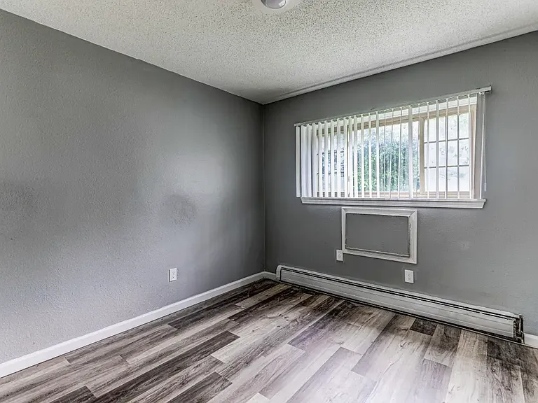 Bonnieview Apartments — Photo 7