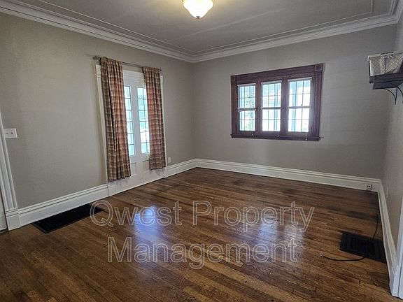2nd image of 318 Eureka Ave SE Unit 1
