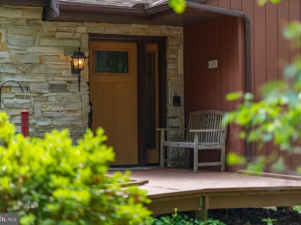 1322 Laurel Ln, Westminster, MD 21158