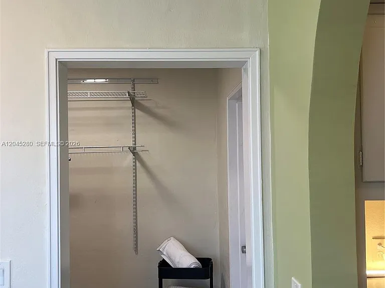 7720 Harding Ave #8 — Photo 24