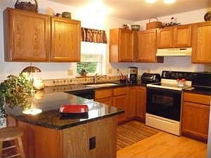Kitchen with Granite!