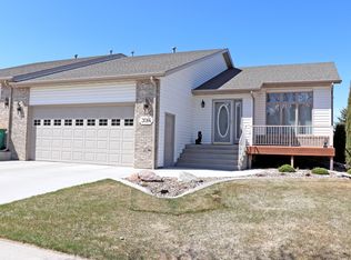 3014 Daytona Dr, Bismarck, ND 58503