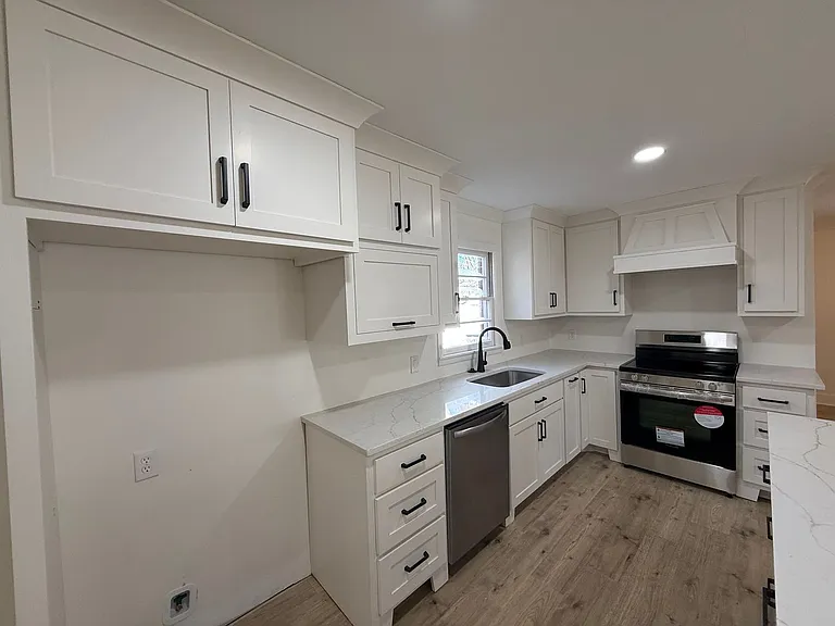 805 7th St NE — Photo 10