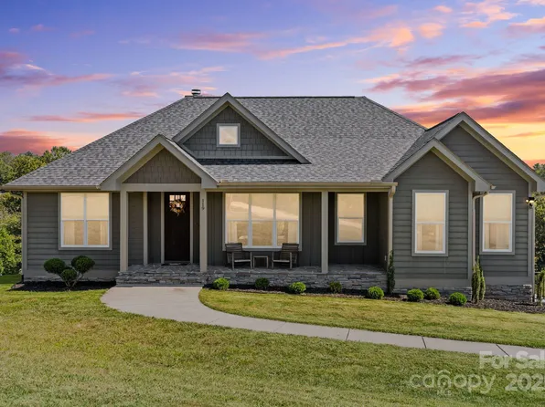 119 Big Sky Dr, Leicester, NC 28748