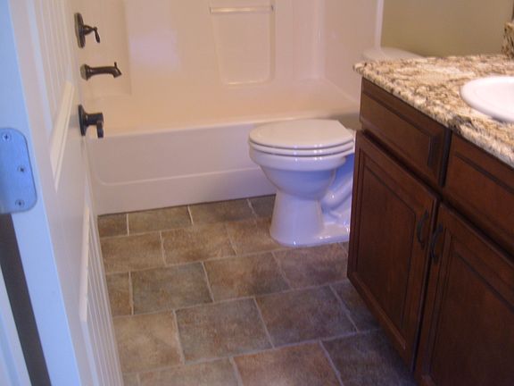 4th image of 601 Lexington Vlg
