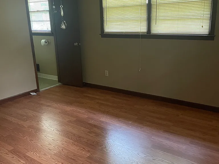 920 Forrest Cir SE — Photo 9