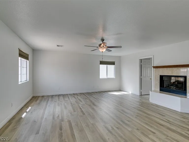 8224 Tivoli Cove Dr — Photo 40