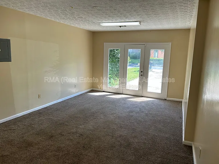 103 Waterford Way — Photo 2