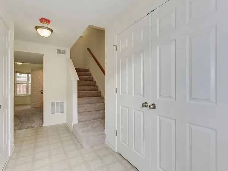 119 Monticello Sq — Photo 2