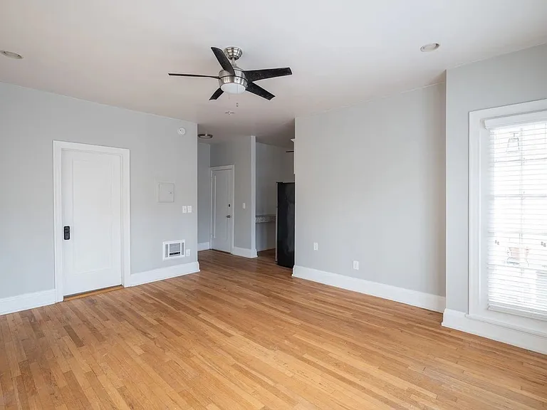 1023 4th St #1 — Photo 3