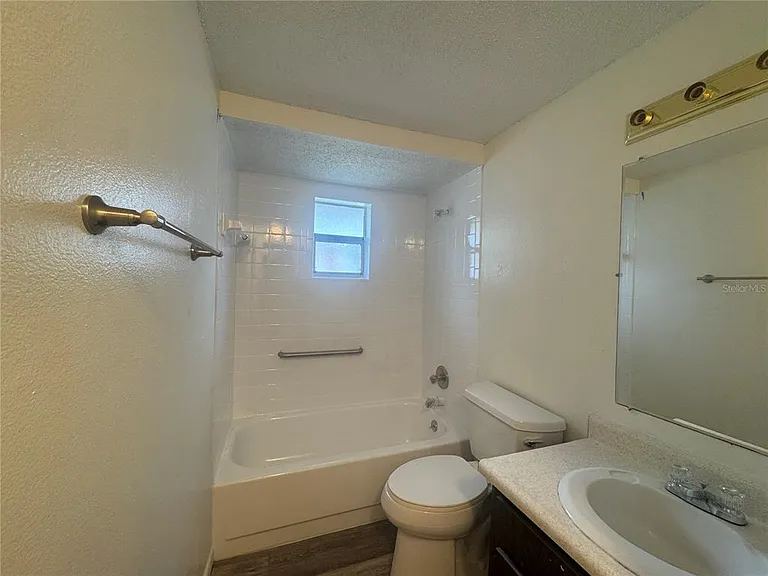 1004 Melrose St — Photo 14