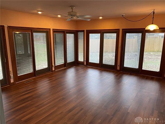5th image of 466 Jenny Ln