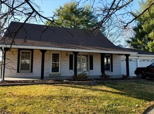 4 Welwyn Ct, Florissant, MO 63033