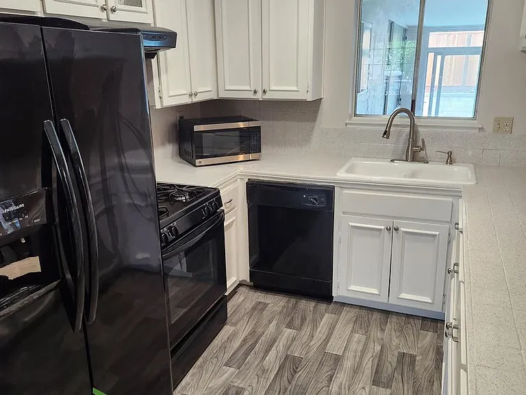 720 River Falls Dr — Photo 3