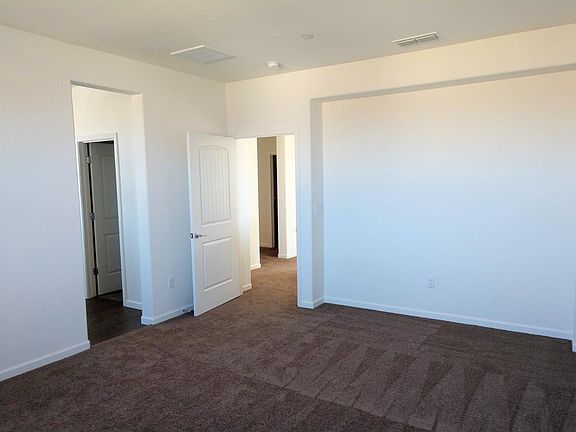 5th image of 859 Crocker Ct