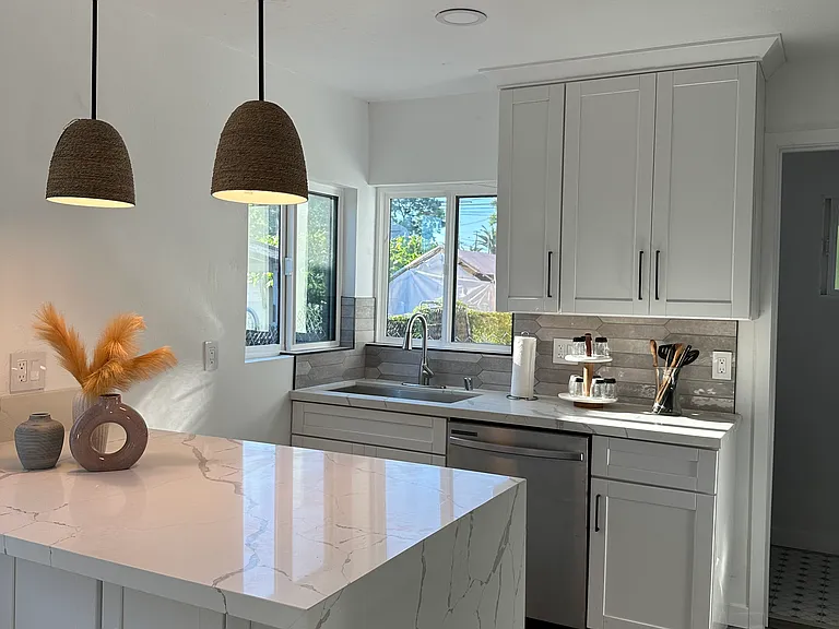 415 E Norton St — Photo 13