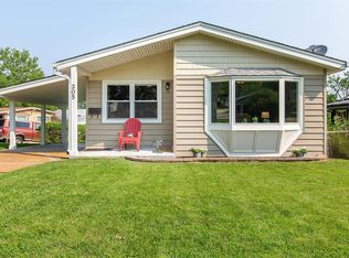 305 Orchard Ave, Ballwin, MO 63021