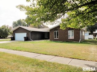 428 E Heights Ave, Taylorville, IL