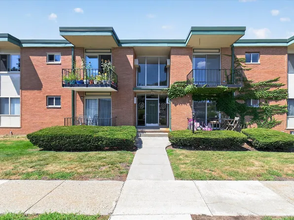1942 Axtell Dr APT 3, Troy, MI 48084
