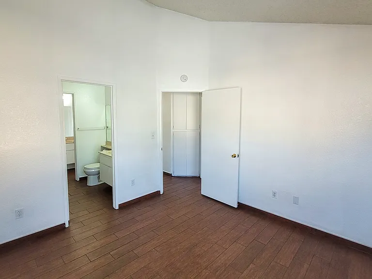 Tahoe Manor — Photo 11