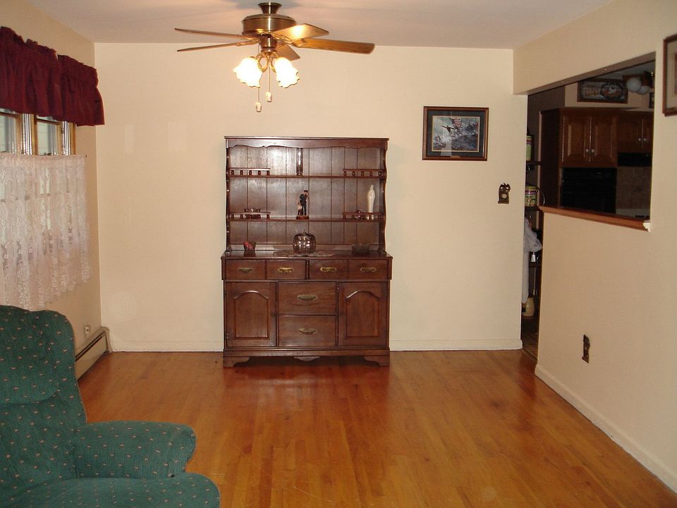 2nd image of 397 Hickory St