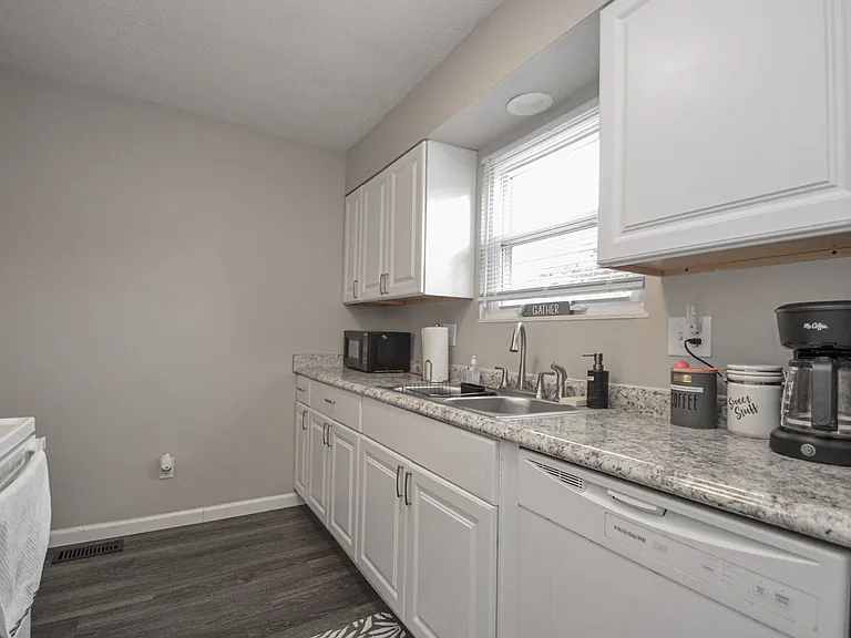453 Silverlake Ave #453 — Photo 11