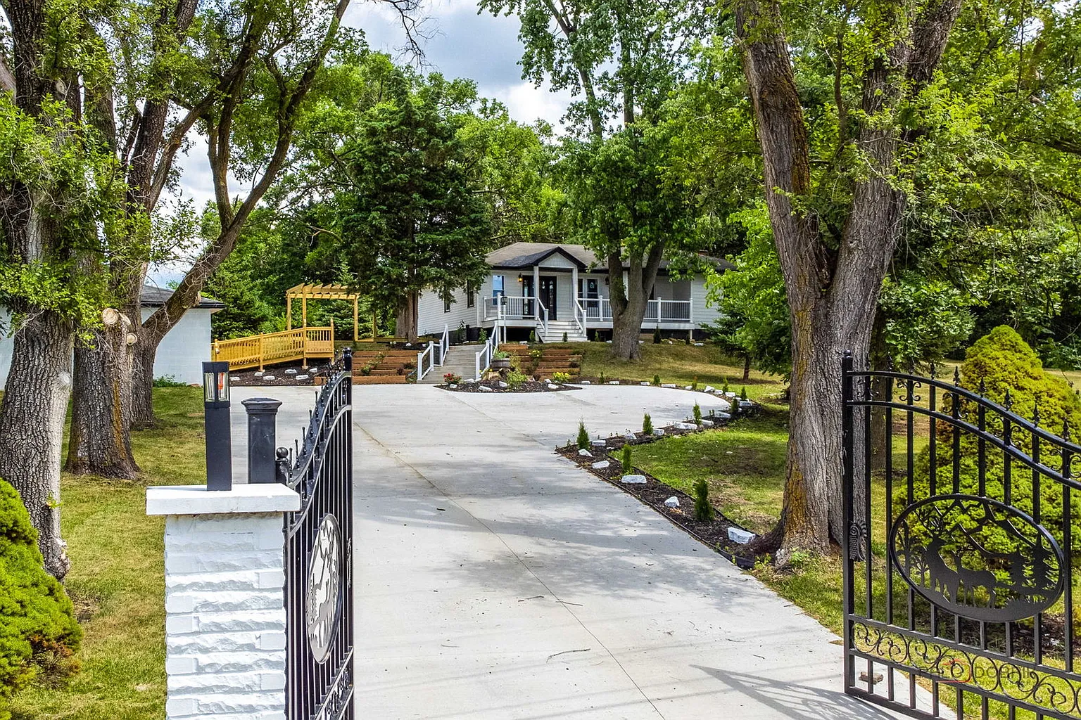 16705 Wolf Rd photo 1