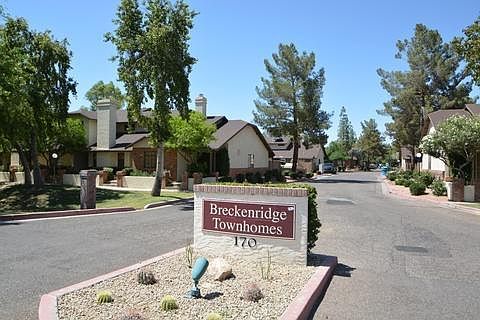Lovely Breckenridge Townhomes. Short walk / drive from Downtown Gilbert!