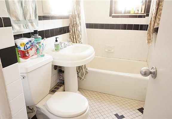 4th image of 225 E 36th St APT 8F