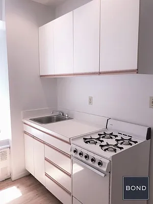 Rented by Bond New York | media 3