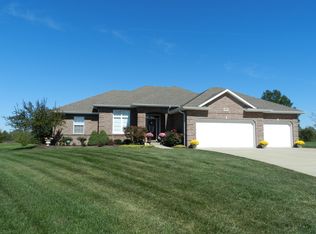 1342 Ryan Dr, Centralia, MO 65240