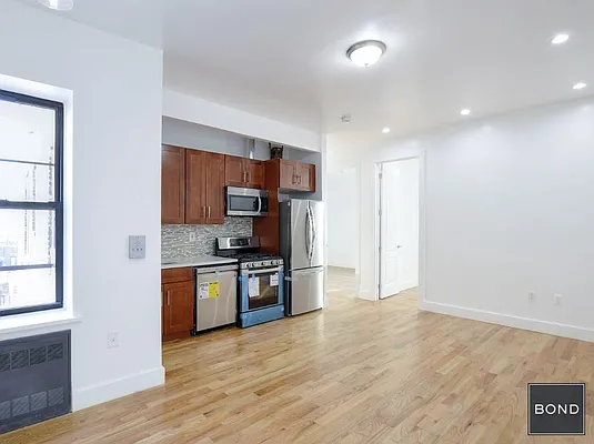 Rented by Bond New York | media 29