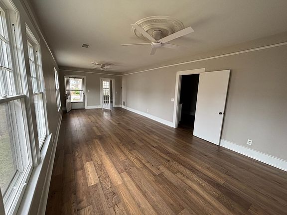 5th image of 1103 W Main St