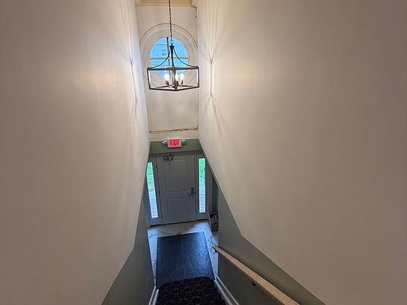 4th image of 100 Chestnut St APT 4