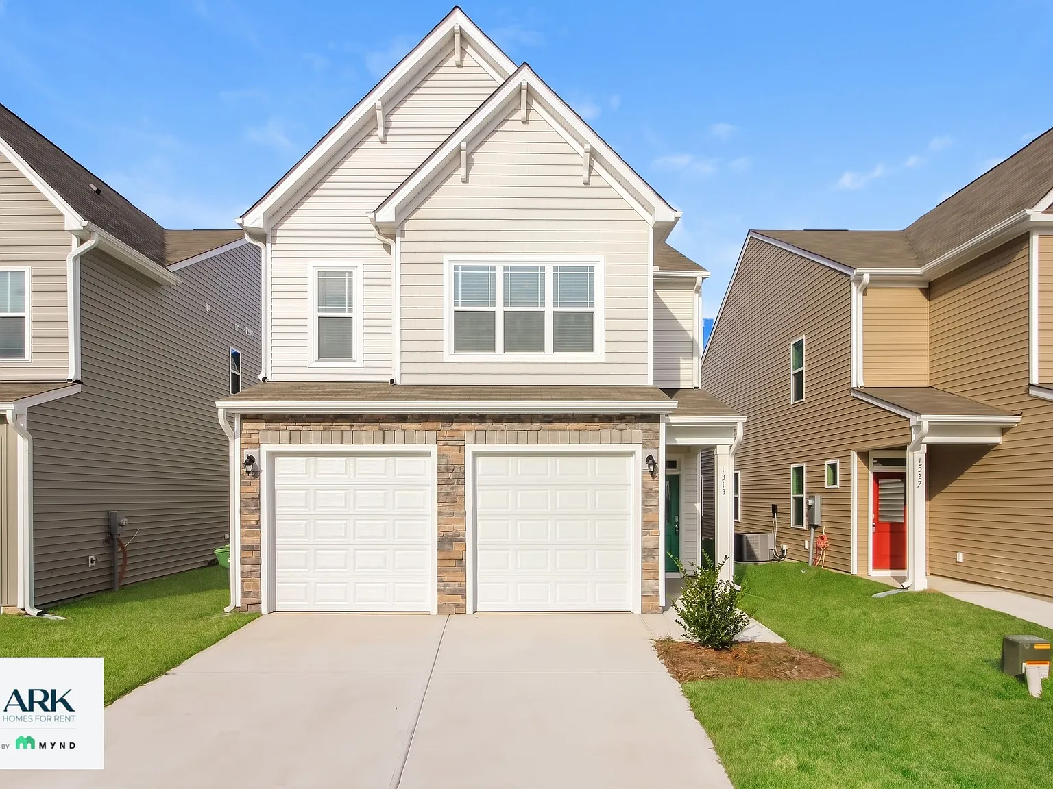 3 bed, 2.5 bath, 2186 sqft, $2,299 — Photo 1
